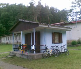 100